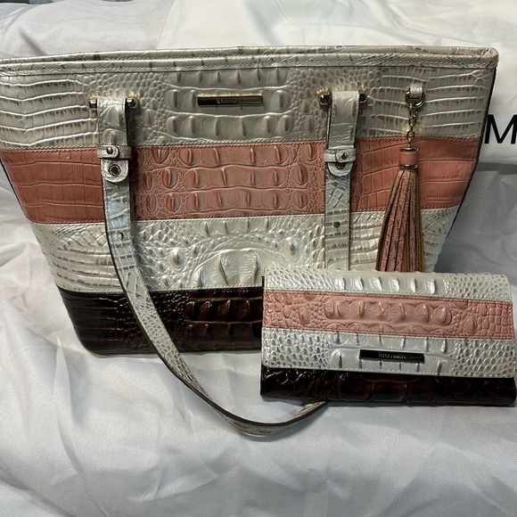 Brahmin Tote Purse with Matching Wallet and cover bag in Toasted Macaroon design - Picture 2 of 3